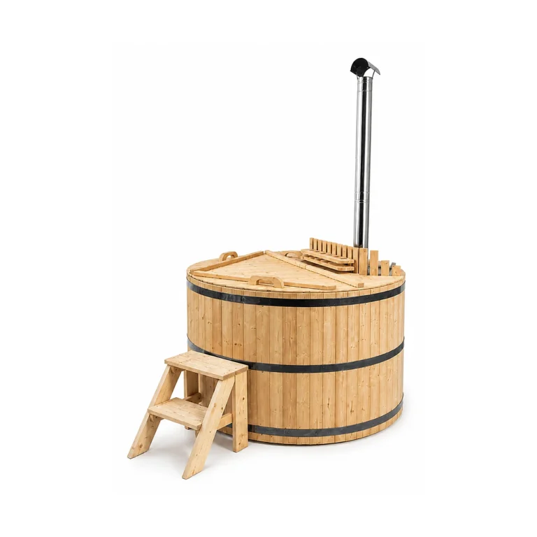 Bain nordique 14 Bain nordique TimberIN Nordic Wooden Basic sur fond blanc avec cuve traditionnelle en bois, couvercle, marches et poêle extérieur