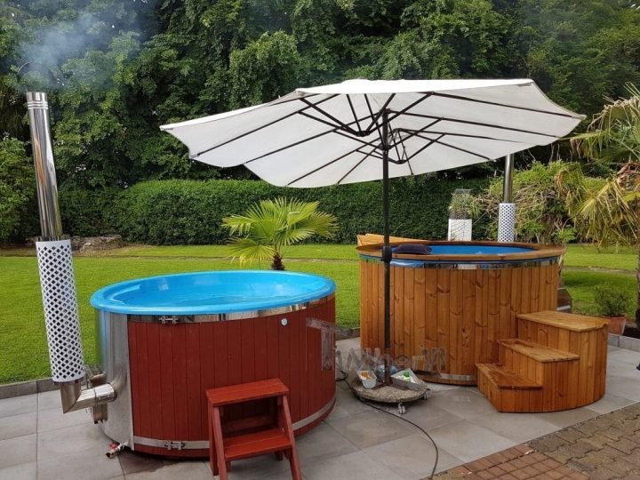 Bain Nordique En Fibre De Verre Thermo Bois Royal Et Bain Nordique électrique Extérieur Wellness En Forme Colonique, Matthias, Cottens, Schweiz