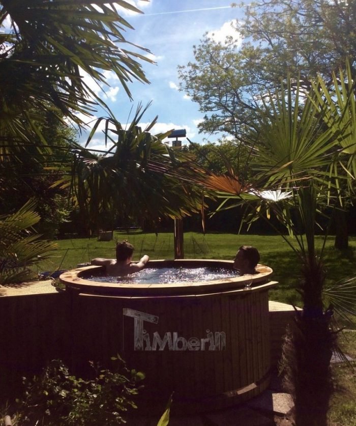 Bain scandinave AVEC POÊLE EXTÉRIEUR EN FIBRE DE VERRE, Vivienne, Trelivan, France 4 SPA JACUZZI AVEC POÊLE EXTÉRIEUR EN FIBRE DE VERRE, Vivienne, Trelivan, France (1)