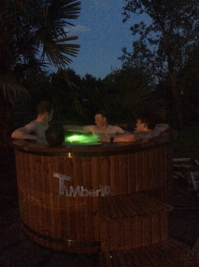 Bain scandinave AVEC POÊLE EXTÉRIEUR EN FIBRE DE VERRE, Vivienne, Trelivan, France 2 SPA JACUZZI AVEC POÊLE EXTÉRIEUR EN FIBRE DE VERRE, Vivienne, Trelivan, France