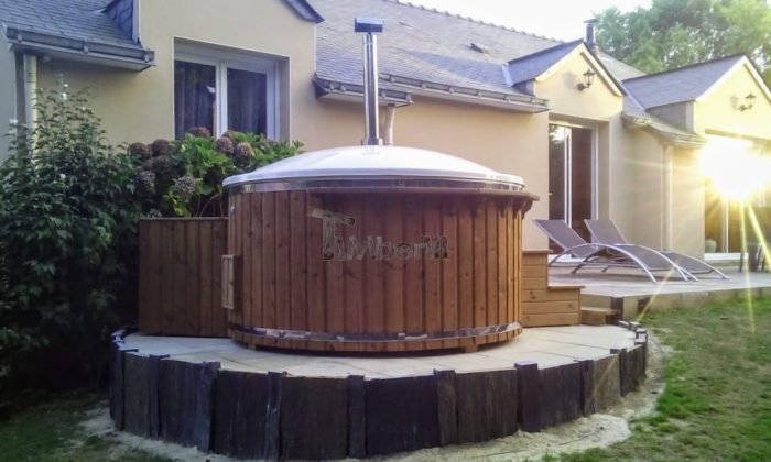 Bain nordique en fibre de verre thermo bois Royal, Michael, Vallons-de-L'Erdre, France 2 Bain Nordique En Fibre De Verre Thermo Bois Royal, Michael, Vallons De L'Erdre, France (1)