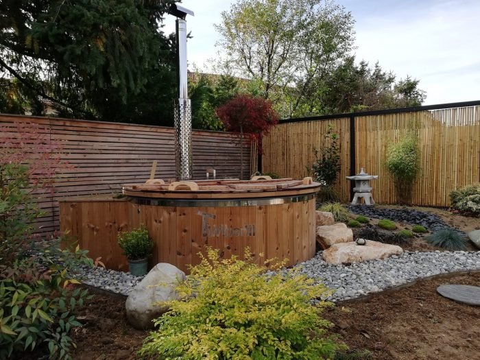 Jacuzzi Nordique Scandinave Chauffage Bois, Sylvie, Neuville Sur Saône, France