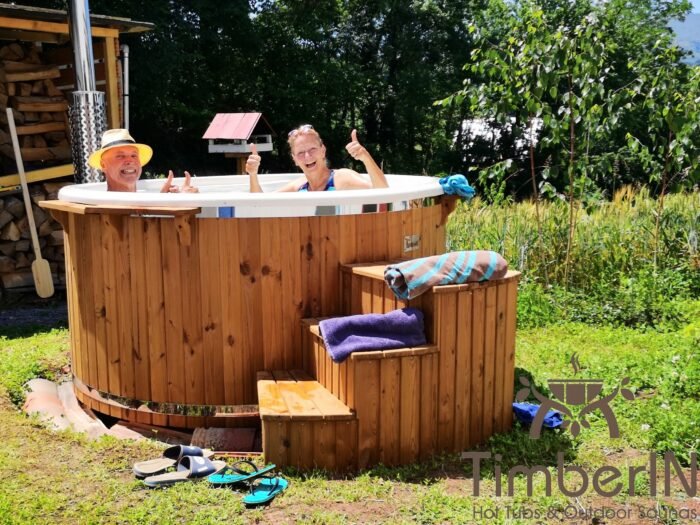 Bain Nordique Exterieur A Bulle Jets Royal, Albert, Uhart Cize, France (2)