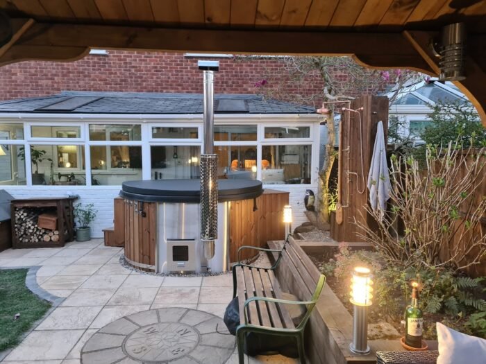 Bain nordique MAIN 17 Bain nordique avec poêle à granulés – chauffage performant et économique