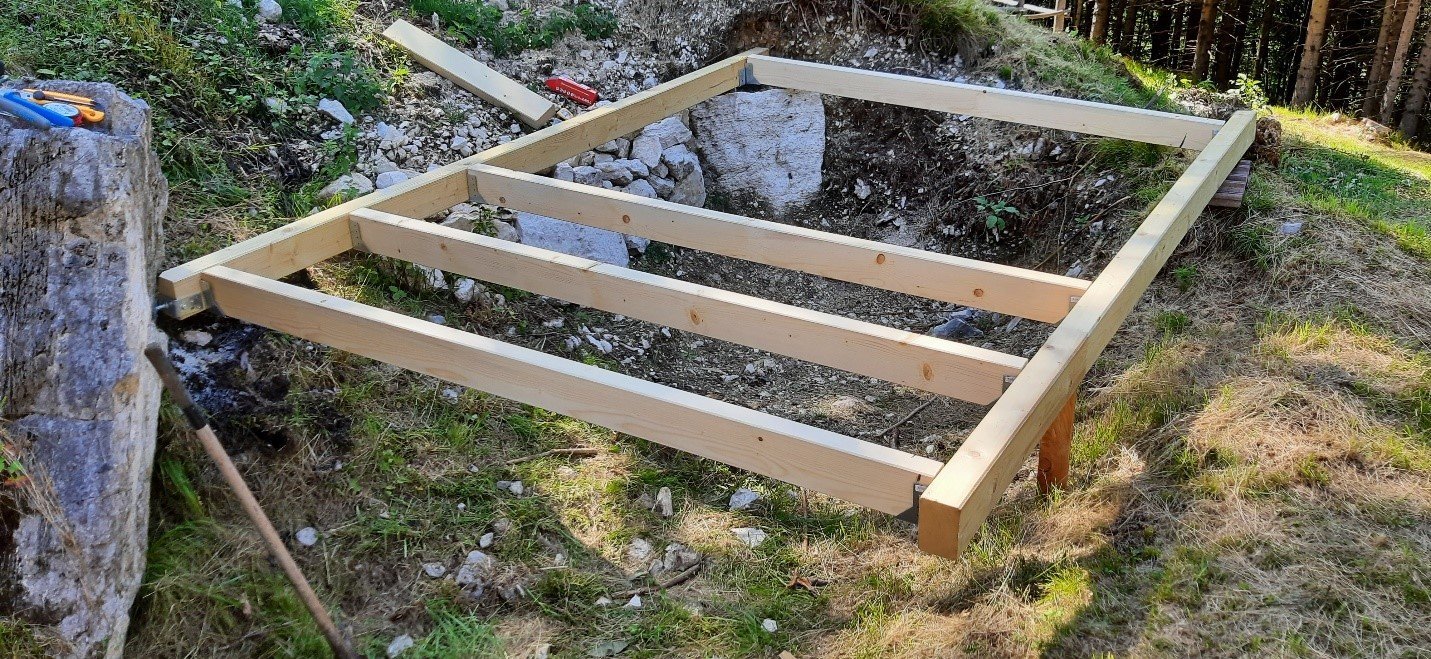 Préparation du terrain pour bain nordique 5 Structure porteuse en bois préparée pour recevoir un bain nordique encastré