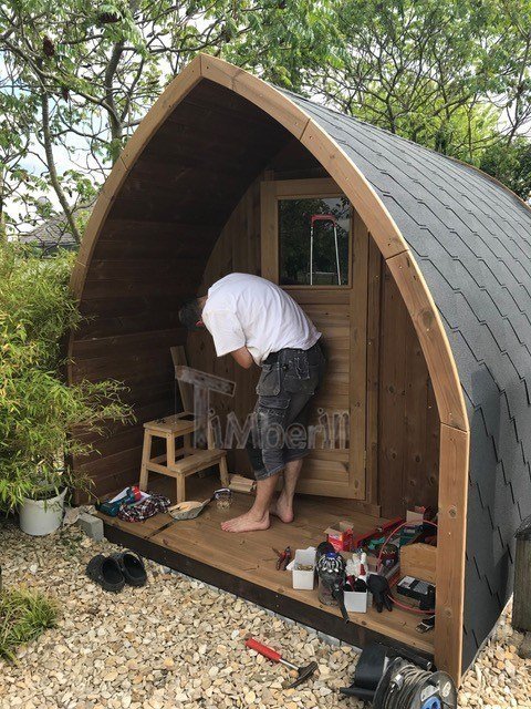 Processus d’achat TimberIN 2 Sauna extérieur TimberIN fabriqué sur mesure pendant le contrôle de qualité