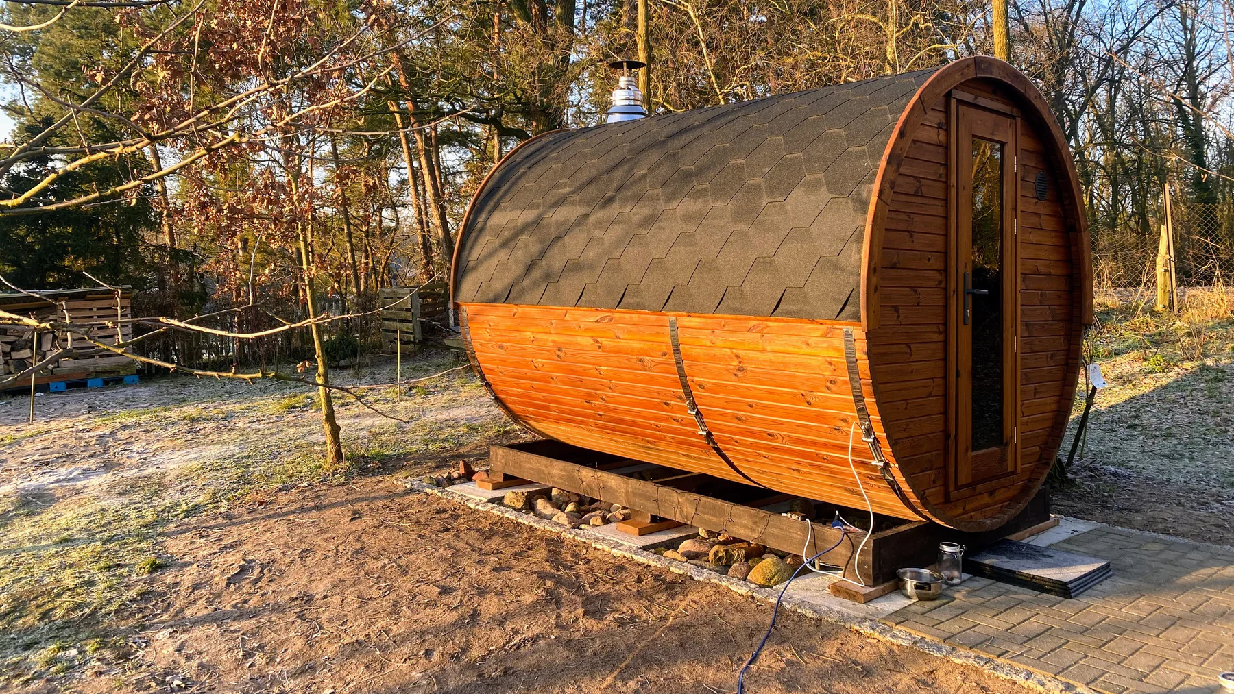 Sauna extérieur TimberIN posé sur une base préparée