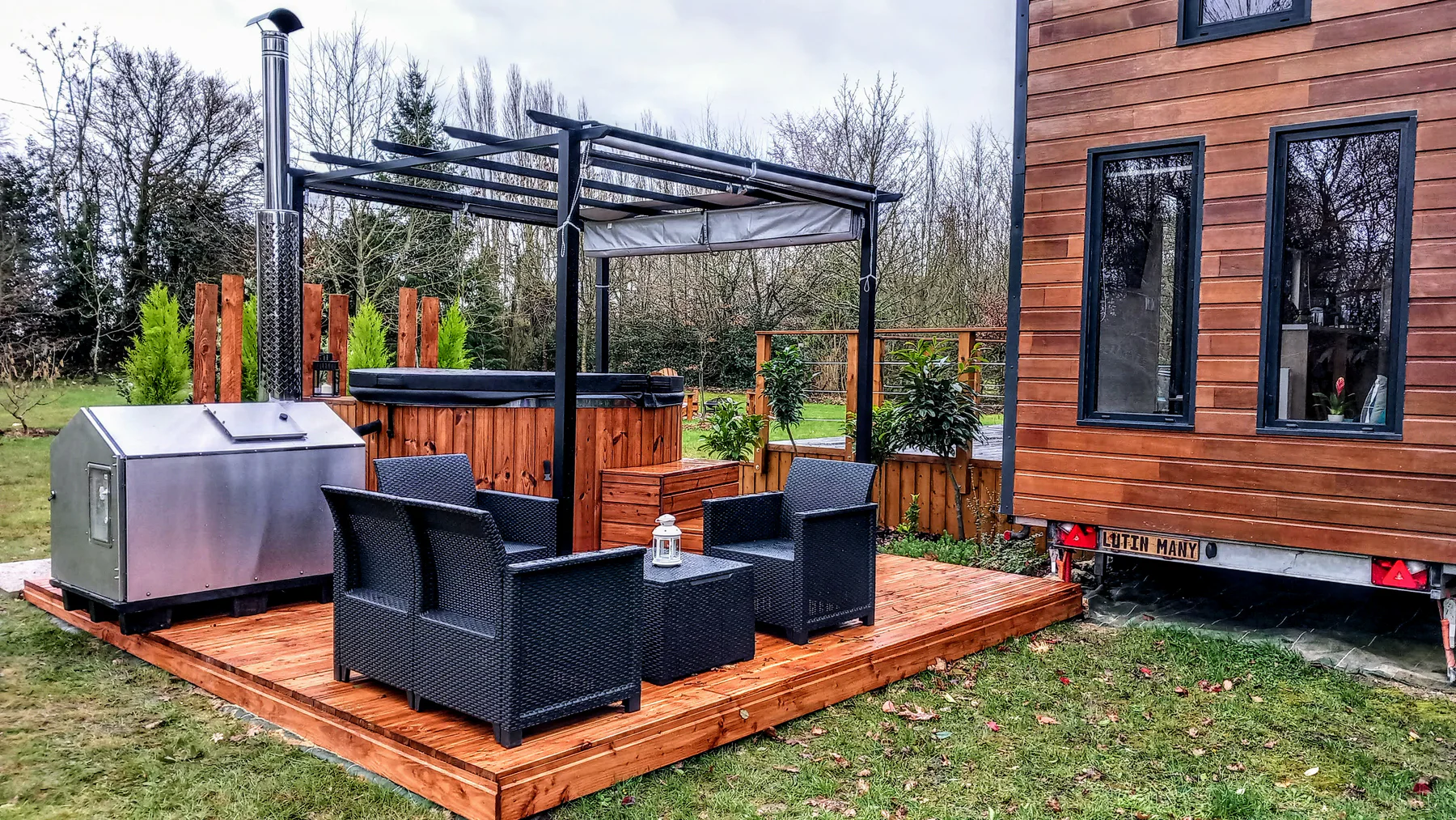 Bain nordique et sauna TimberIN installés sur une terrasse
