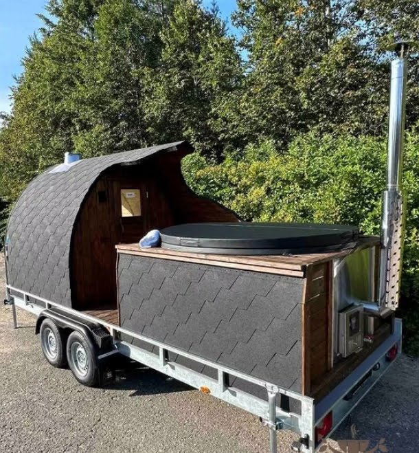 Home 12 Sauna tonneau et bain nordique sur une même remorque