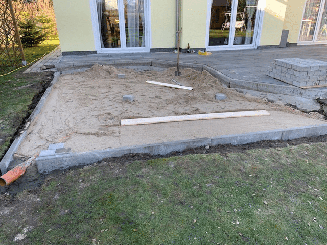 Préparation du terrain pour bain nordique 4 Préparation du terrain avec bordures et couche de gravier